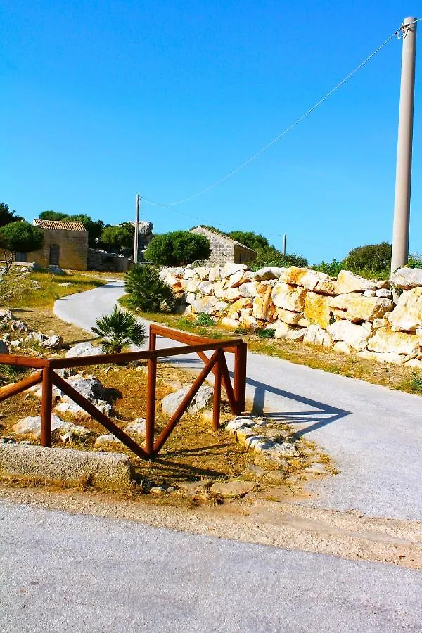 Ai Piedi Di Cofano Villa Custonaci 0*,  Italy