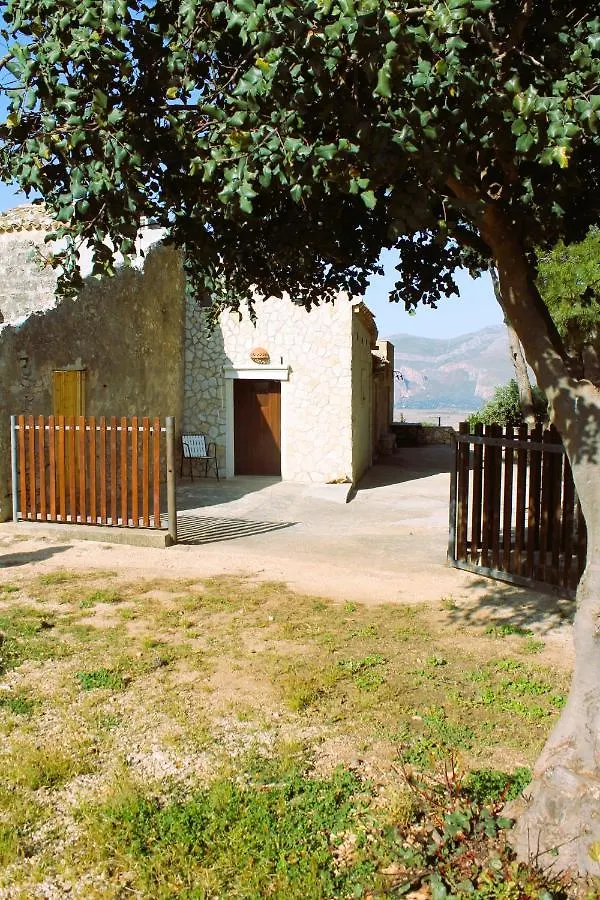 Ai Piedi Di Cofano Villa Custonaci 0*,