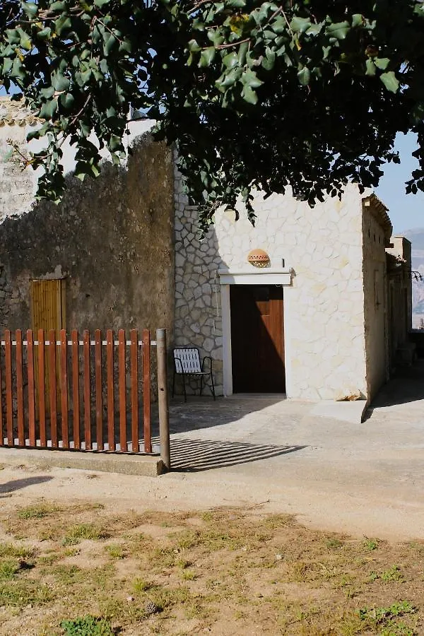 Ai Piedi Di Cofano Villa Custonaci 0*,  Italy